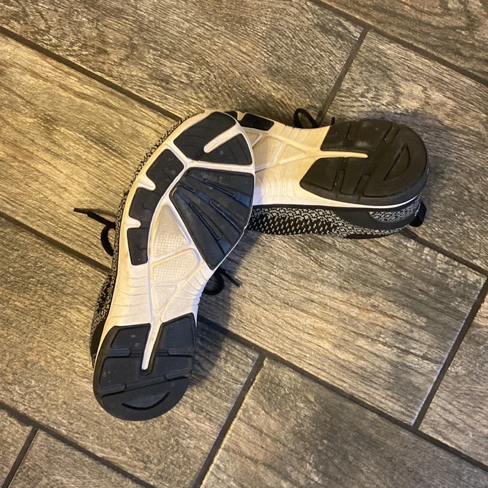 Vionic shoe - Picture 4 of 6